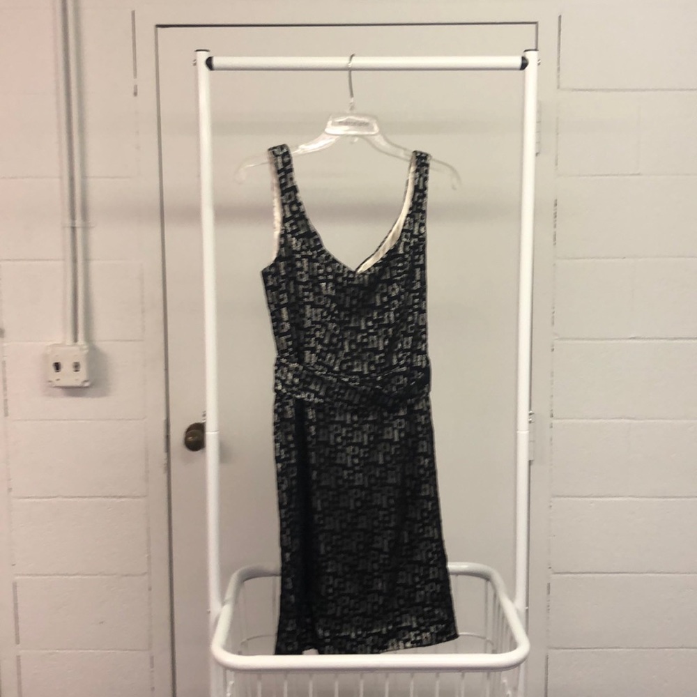 Size 12 Nine West black and white